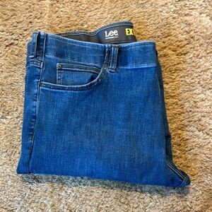 Lee Perforance Series Extreme Motion men’s jeans size 40x34 excellent condition